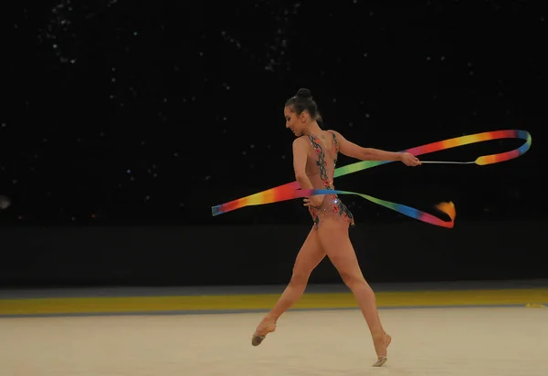 Gymnasta Provádí Během Mezinárodních Soutěží Rytmické Gymnastice Grand Prix Deryugina — Stock fotografie