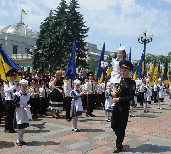 Kadetter Semestern Examen För Den Första Ukrainska Kadett Skolbarn Kiev — Stockfoto