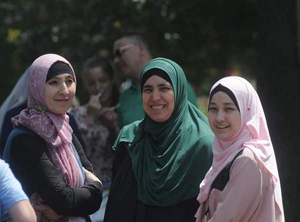 Mulheres Muçulmanas Durante Festival Kiyv East Fest Dedicado Feriado Islâmico — Fotografia de Stock