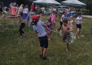 Feofaniya su savaşı sırasında insanlar, Kiev, Temmuz 7, 2019