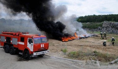 Podgortsy (Kiev bölgesinde) Msw depolama sayısı 5 çalışanları ile Kiev ve Kiev bölgesinde kurtarma hizmetlerinin Ortak tatbikatlar sırasında kurtarma tatbikatları ,Temmuz 6, 2017