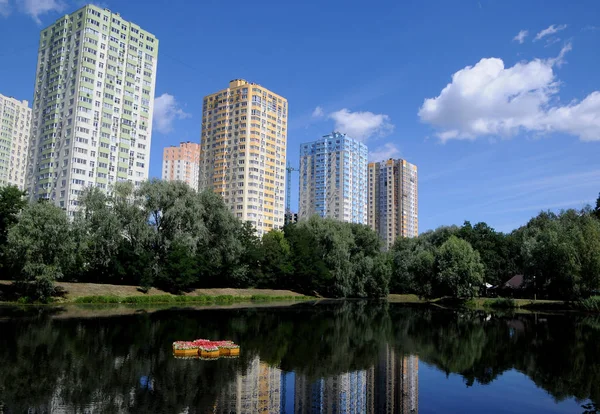 Cama Flores Água Victory Park Kiev Julho 2017 — Fotografia de Stock