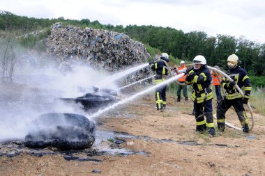 Podgortsy (Kiev bölgesinde) Msw depolama sayısı 5 çalışanları ile Kiev ve Kiev bölgesinde kurtarma hizmetlerinin Ortak tatbikatlar sırasında kurtarma tatbikatları ,Temmuz 6, 2017