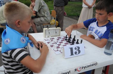 Kiev 'deki Aurora Park' ta Uluslararası Satranç Günü 'nde satranç turnuvası, 07 / 21 / 2017