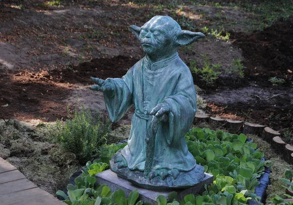 Het Standbeeld Van Meester Yoda Van Het Karakter Van Fantastische — Stockfoto