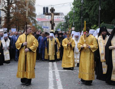 Kiev 'deki Kievan Rusçasının Vaftiz Günü vesilesiyle düzenlenen etkinlikte dua. 07 / 27 / 2017