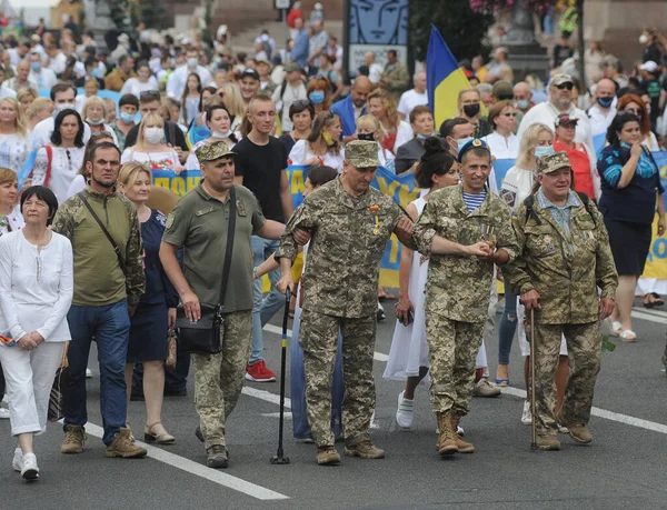 24 Ağustos 2020 'de Ukrayna' nın bağımsızlığının 29. yıldönümü münasebetiyle Kiev 'de savunma yürüyüşü