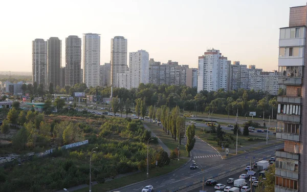 Άποψη Πολυώροφων Οικιστικών Κτιρίων Στο Κίεβο Σεπτεμβρίου 2020 — Φωτογραφία Αρχείου