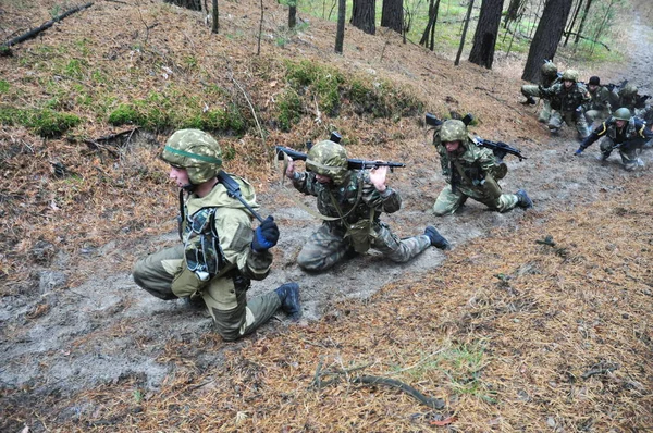 Formación Jóvenes Cadetes Para Servicio Militar —  Fotos de Stock