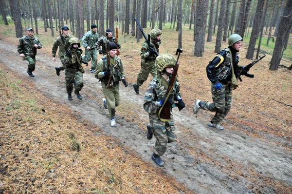 Formación Jóvenes Cadetes Para Servicio Militar —  Fotos de Stock