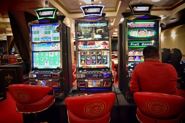 Parlayan Casino Slot Machine — Stok fotoğraf