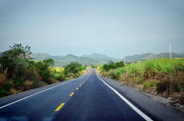 Nha Trang, Vietnam-Ekim 3, 2018.road Nha Trang banliyölerinde