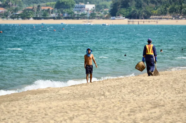 Nha Trang Vietnam Oktober 2018 Vacationers Staden Beach — Stockfoto