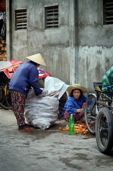 Chi Minh City Vietnam Oktober 2018 Vietnamese Daklozen Verzamelen Vuilnis — Stockfoto