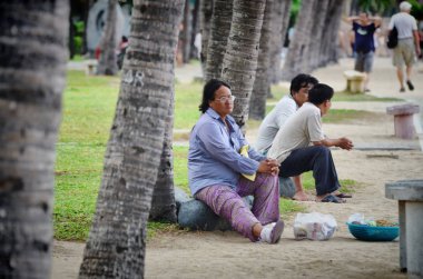 Nha Trang, Vietnam-Ekim 3, 2018.Vacationers şehir sahilde