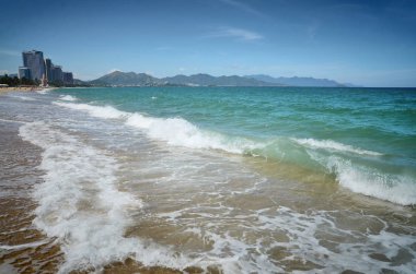 Nha Trang, Vietnam-Ekim 3, 2018.Vacationers şehir sahilde