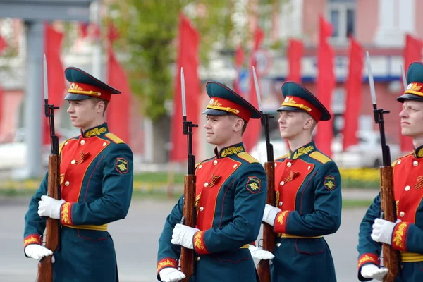 바르나울 러시아에 기념일의 명예에서 2018 Military 퍼레이드 — 스톡 사진