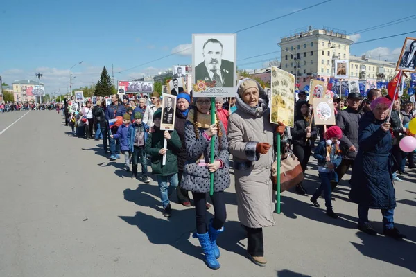 Barnaul Rusia Mayo 2018 Acción Regimiento Inmortal Día Victoria — Foto de Stock