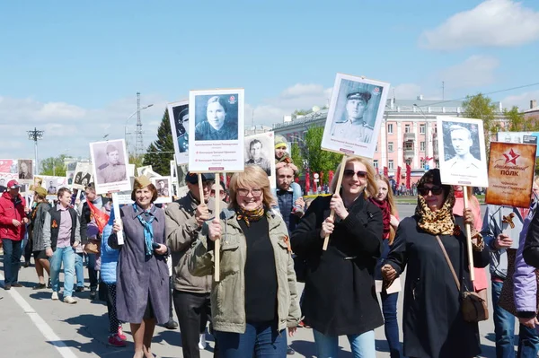 Barnaul Rusia Mayo 2018 Acción Regimiento Inmortal Día Victoria — Foto de Stock