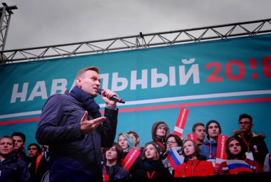 Novosibirsk, Rusya Federasyonu-Ekim 3, 2017.Politician Alexei Navalny bir muhalefet mitingi konuşuyor.