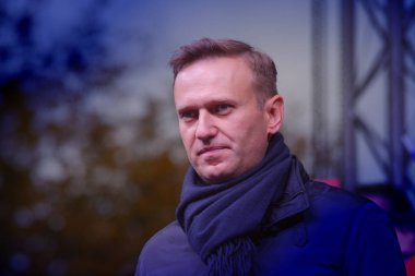 Novosibirsk, Rusya Federasyonu-Ekim 3, 2017.Politician Alexei Navalny bir muhalefet mitingi konuşuyor.