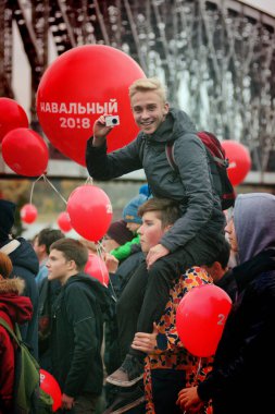 Novosibirsk, Rusya Federasyonu-Ekim 3, 2017.Politician Alexei Navalny bir muhalefet mitingi konuşuyor.