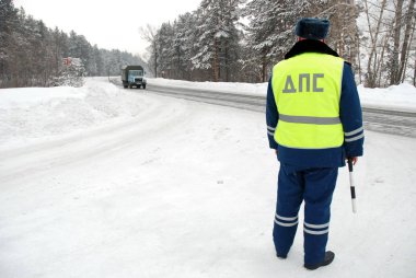 Barnaul, Rusya Federasyonu-Şubat 10, 2012. Yol devriye memuru görev
