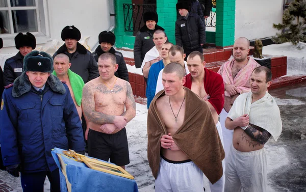 Barnaul Russia Gennaio 2019 Prigionieri Carcere Celebrano Rito Del Battesimo — Foto Stock
