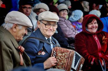 Barnaul, Rusya Federasyonu-9 Mayıs 2017. Dünya Savaşı gazileri