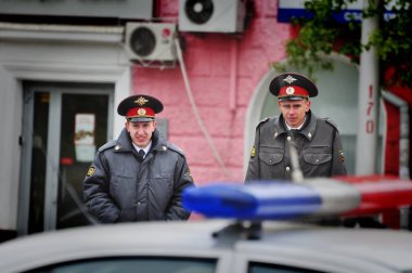 Barnaul, Rusya-Mayıs 9, 2018. Zafer gününde polis memurları görevde