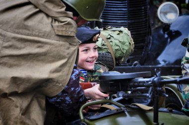 Barnaul, Rusya-Mayıs 9, 2017. Barnaul Cadet Kolordusu 'nın öğrenciler zafer Parade katılmak
