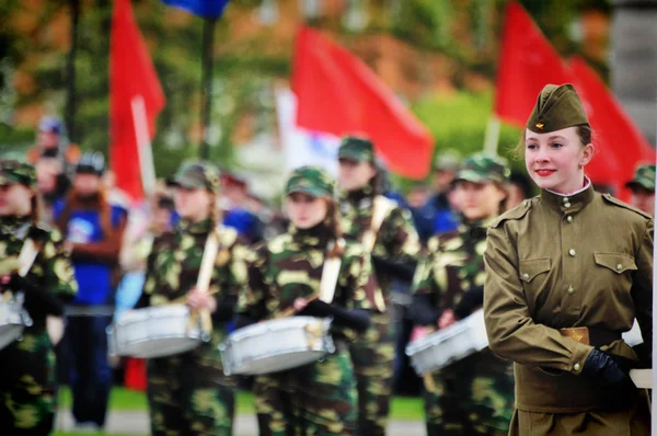 バルナウル ロシア 2017 年5月9日 バルナウルカデット部隊の幹部候補生が勝利パレードに参加 — ストック写真