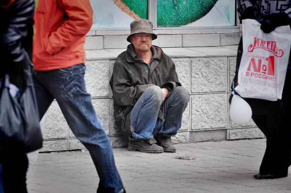 Barnaul Russia May 2018 Poor Old Man Begging Passers — Stock Photo, Image
