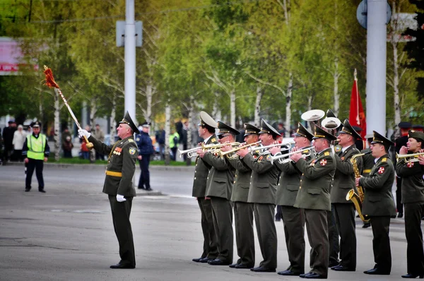 Barnaul Ρωσία Μαΐου 2017 Μια Στρατιωτική Μπάντα Παίζει Τον Μάρτιο — Φωτογραφία Αρχείου