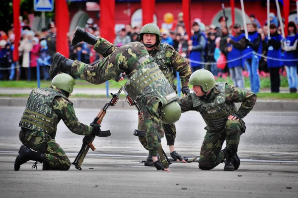 Barnaul Russia May 2017 Russian Special Forces Soldiers Shoot Street — Stock Photo, Image