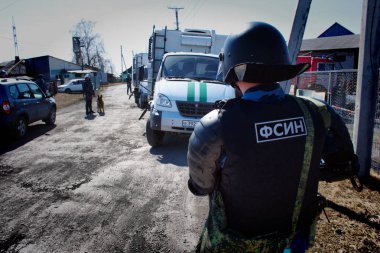 Novoaltaysk, Rusya-10 Nisan 2019. rehinelerin serbest bırakılması için ceza kolonisinde öğretiler