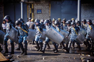 Novoaltaysk, Rusya-10 Nisan 2019. rehinelerin serbest bırakılması için ceza kolonisinde öğretiler