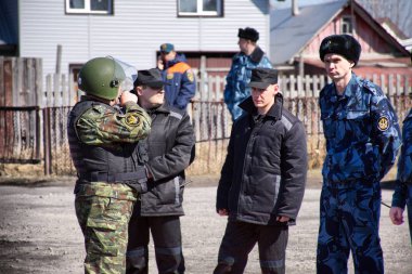Novoaltaysk, Rusya-10 Nisan 2019. rehinelerin serbest bırakılması için ceza kolonisinde öğretiler