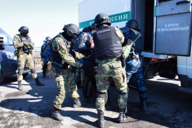 Novoaltaysk, Rusya-10 Nisan 2019. rehinelerin serbest bırakılması için ceza kolonisinde öğretiler
