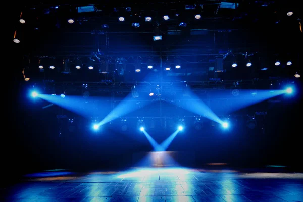 Tiyatro sahnesinde Aydınlatma fenerler Işık