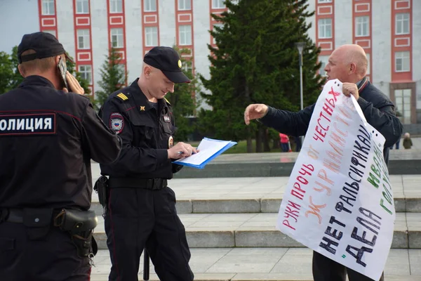 Barnaul Rusya Temmuz 2019 Muhabir Ivan Golunov Polis Tarafından Gözaltına — Stok fotoğraf