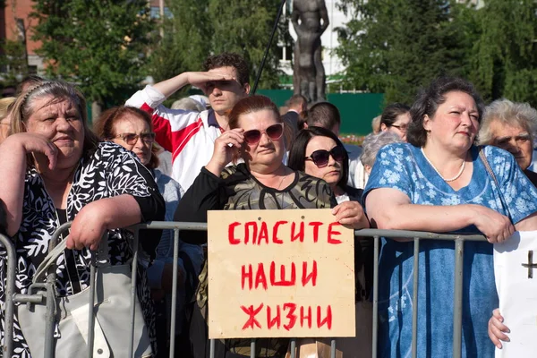 Barnaul Ρωσία Ιουνίου 2019 Πολίτες Που Ζουν Ερειπωμένα Σπίτια Διαμαρτυρόμενοι — Φωτογραφία Αρχείου