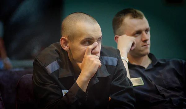 Barnaul, Rusya - 26 Temmuz 2019. Rus kolonisi mahkumları şarkı yarışması için hazırlanıyor 