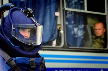 Barnaul, Rusya-20 Haziran 2019. Komuta ve personel tatbikatı sırasında silahlı özel kuvvetler askerleri