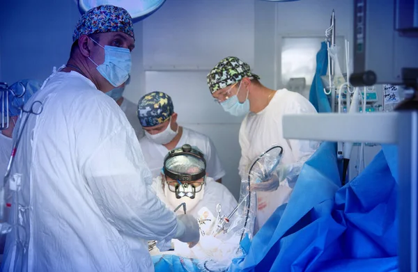 Novosibirsk Ryssland Juni 2020 Ett Kirurgiskt Team Opererar Patient Ett — Stockfoto