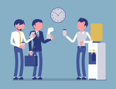 Office soğutucu sohbet, genç erkek işçiler