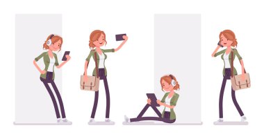 Kızıl saçlı kadın ve gadget'lar