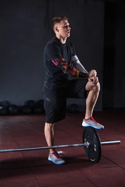 Gespierde Fitness Man Hebben Een Rust Sportschool Man Die Barbell — Stockfoto