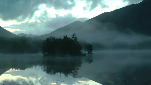 Breathtaking Panorama Beautiful Quiet Mountain Lake Small Island Lake Surrounded — Stock Video