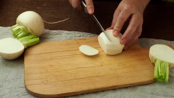 Raiz Nabo Vegetal Fresco Branco Japonês Rábano Daikon Fatiado — Vídeo de Stock